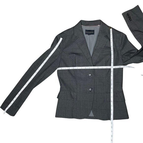Banana Republic Dark Grey Plaid Lightweight Peplum Back Career Occasion Size 4 - Picture 4 of 6